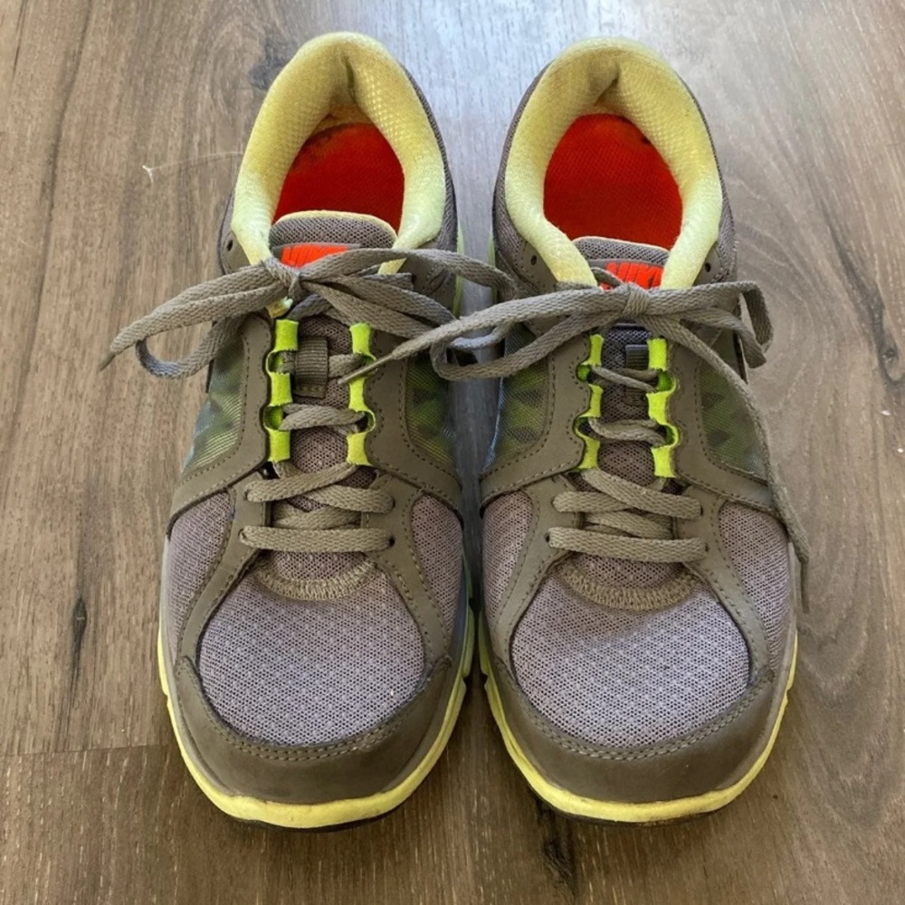 Women’s Nike’s size 9